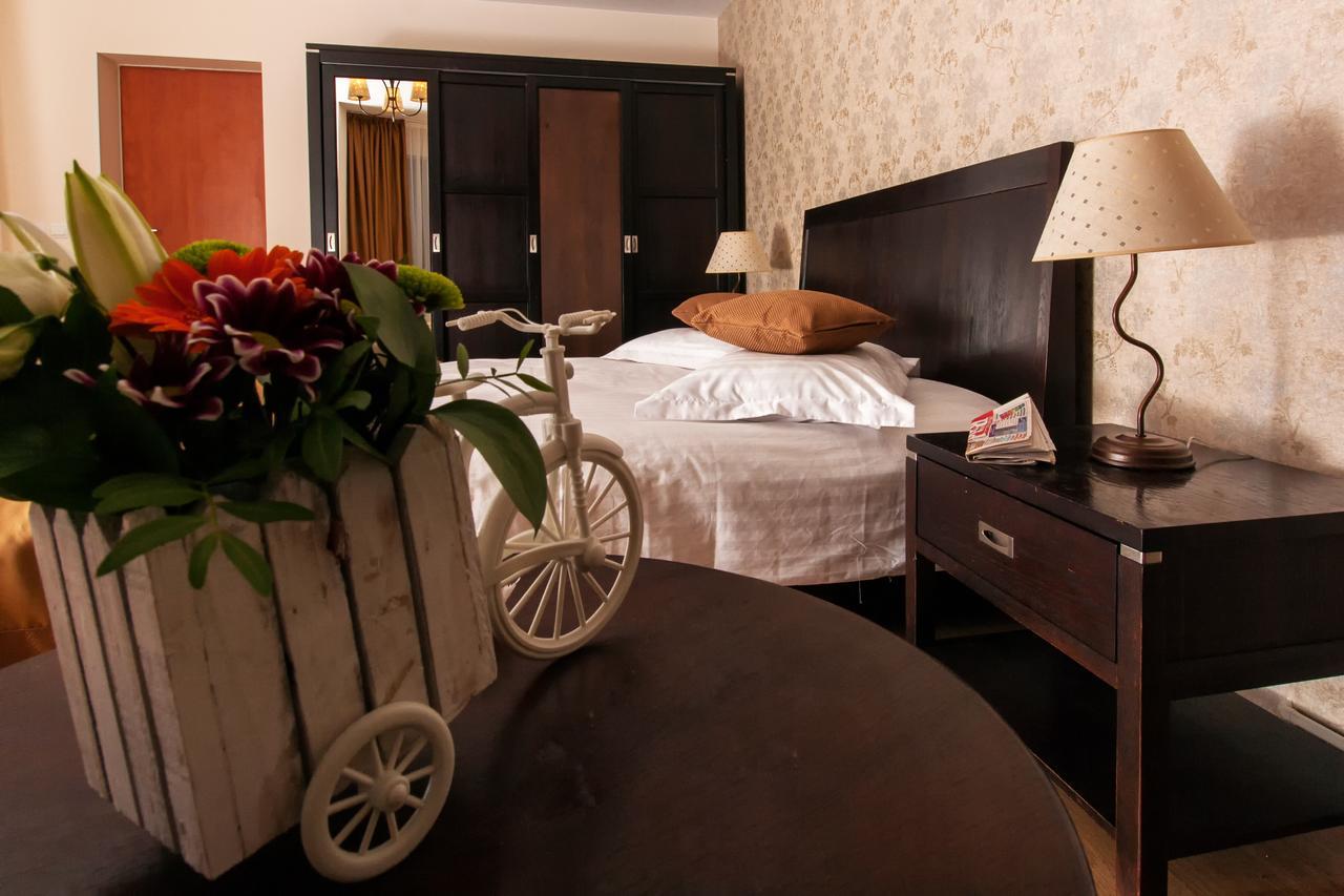 Hotel Complex Mona Caraiman Buşteni Exteriér fotografie